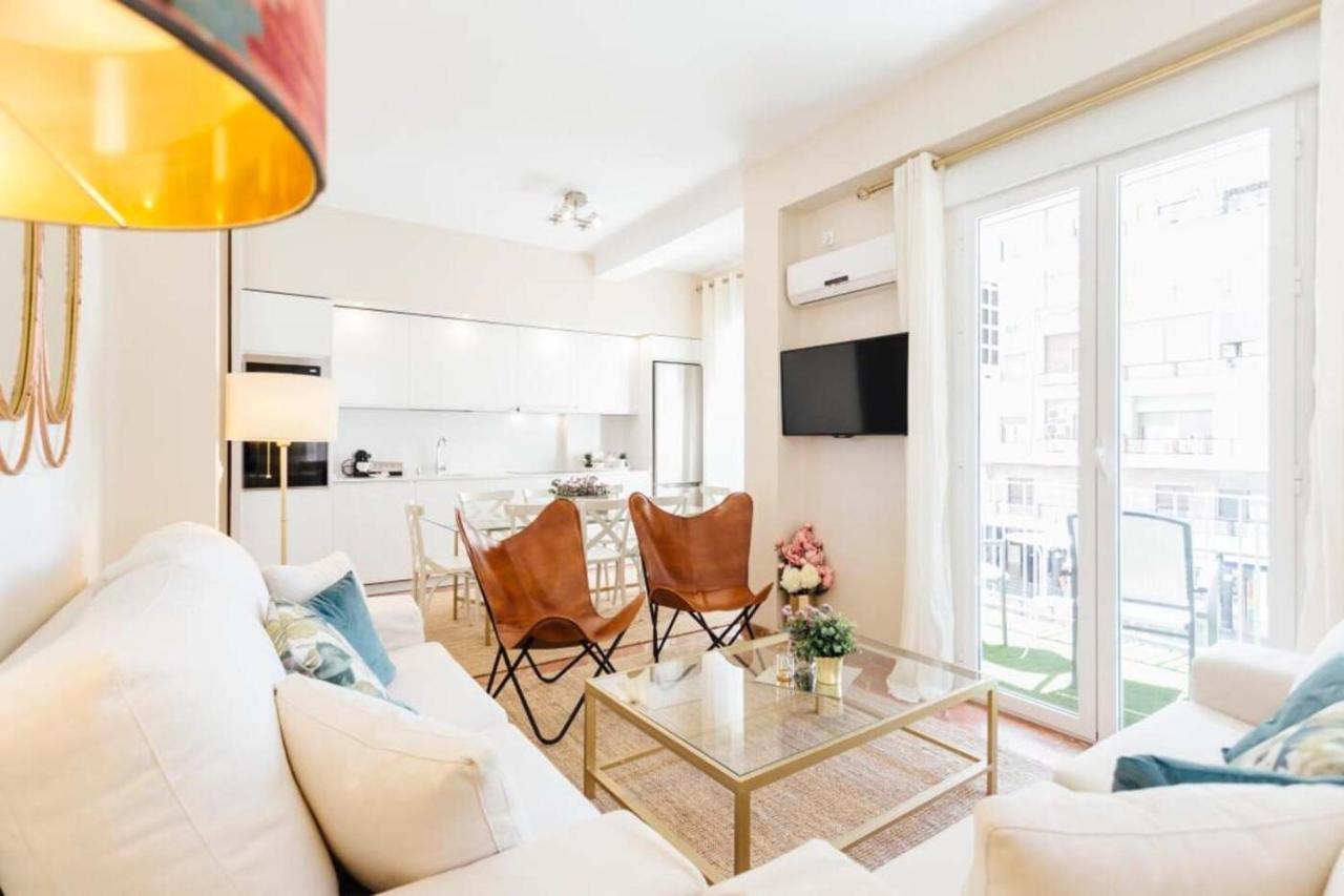 Stylish And Wide- 3Bdr 3Bth- Los Remedios Sevilla Exteriör bild