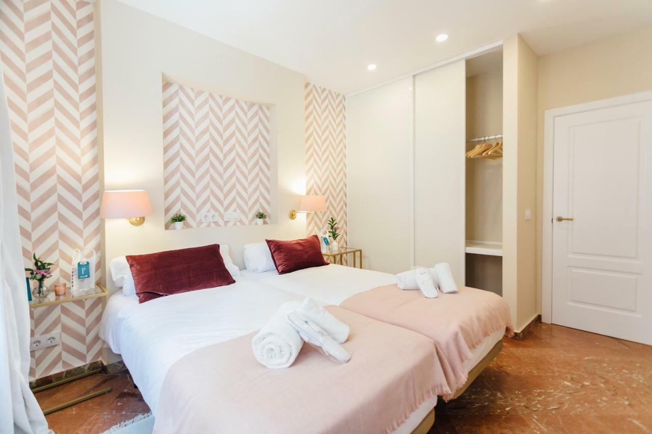 Stylish And Wide- 3Bdr 3Bth- Los Remedios Sevilla Exteriör bild