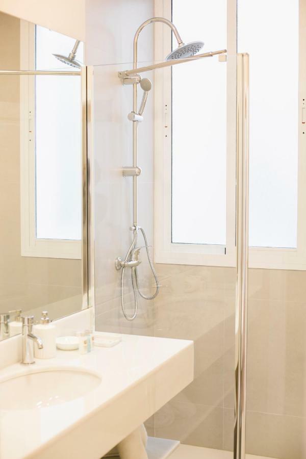 Stylish And Wide- 3Bdr 3Bth- Los Remedios Sevilla Exteriör bild