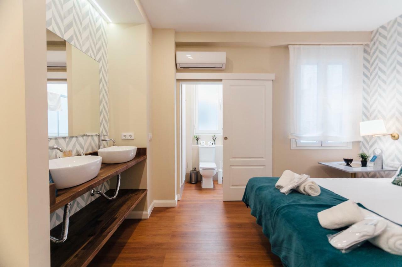 Stylish And Wide- 3Bdr 3Bth- Los Remedios Sevilla Exteriör bild