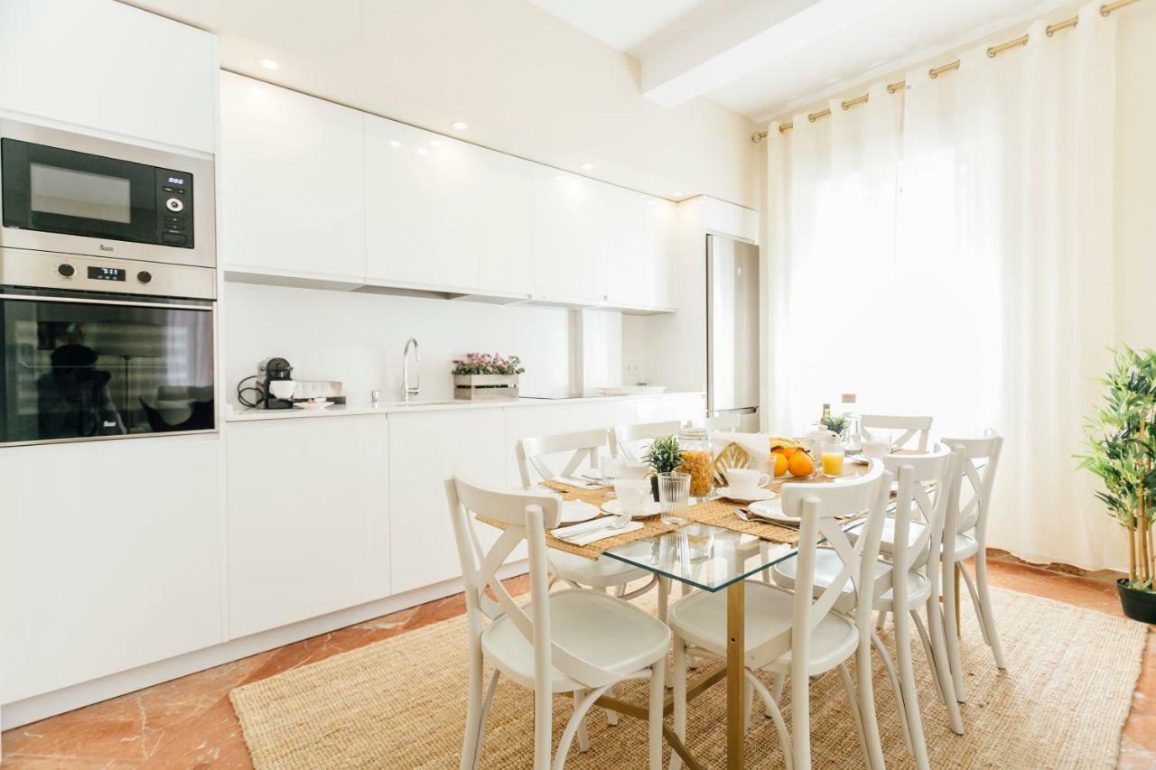 Stylish And Wide- 3Bdr 3Bth- Los Remedios Sevilla Exteriör bild