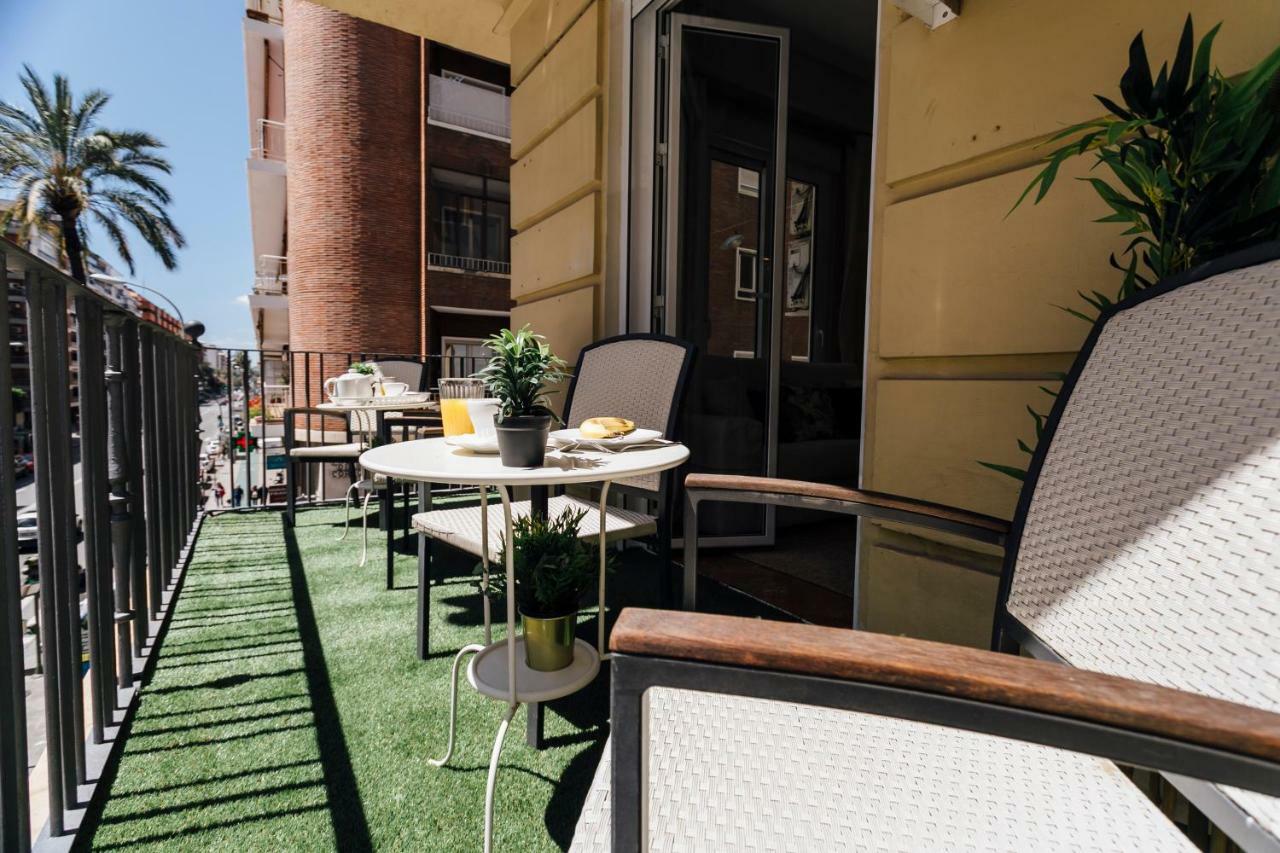 Stylish And Wide- 3Bdr 3Bth- Los Remedios Sevilla Exteriör bild